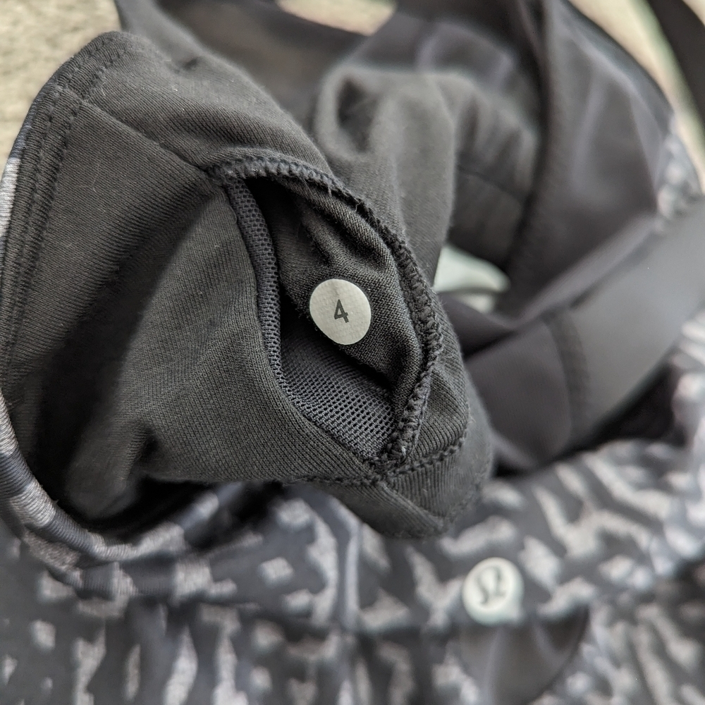 LULULEMON running in the city sheer detailed black tank top size 4 - Picture 12 of 14
